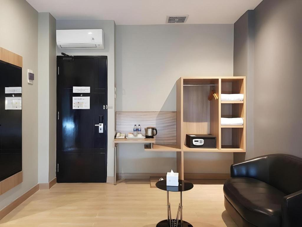 U Stay Hotel Mangga Besar จาการ์ตา ภายนอก รูปภาพ
